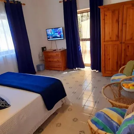 Bronja Airconditioned Apartment Xlendi
